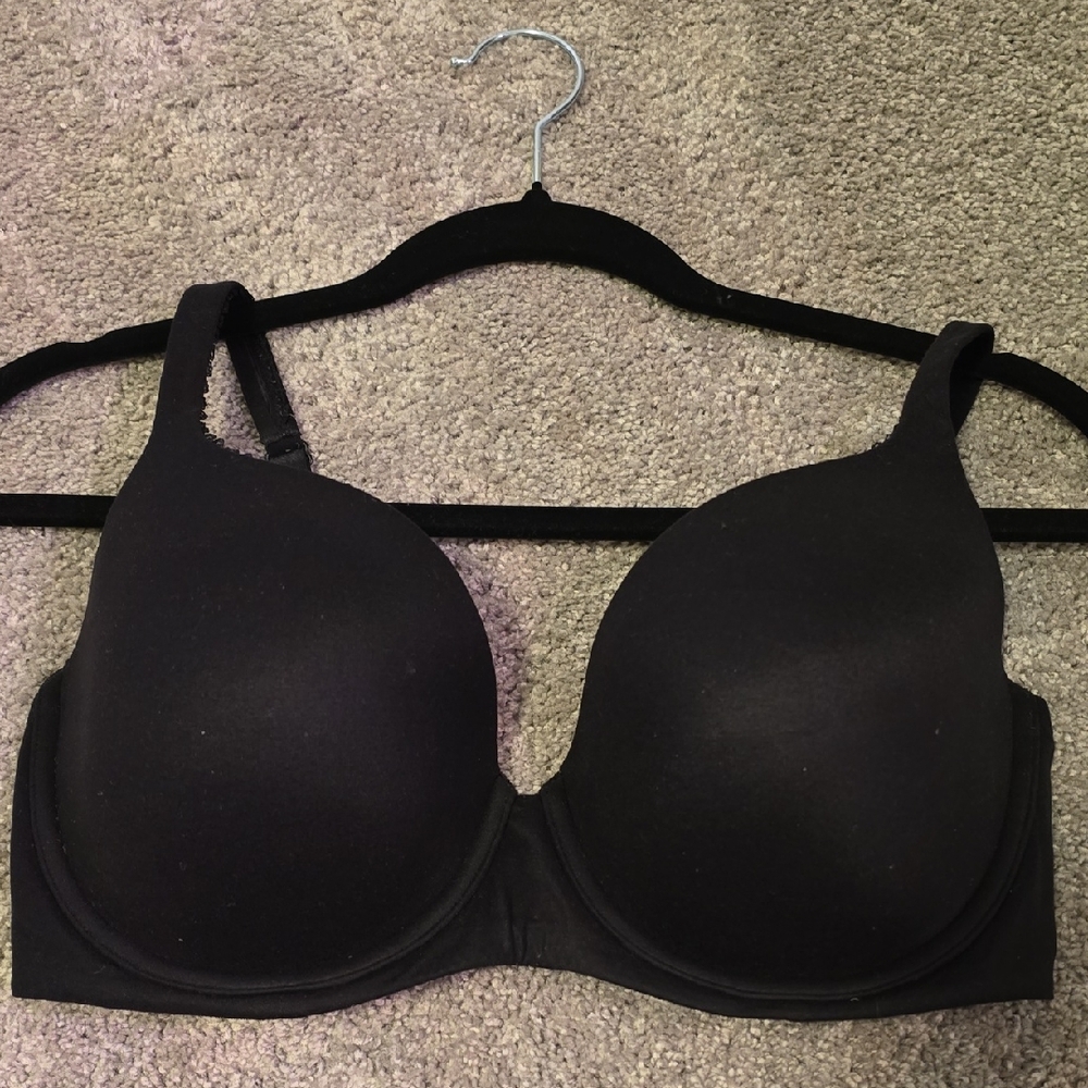 Victoria’s Secret Body by Victoria Lined Demi Bra (34DDD)